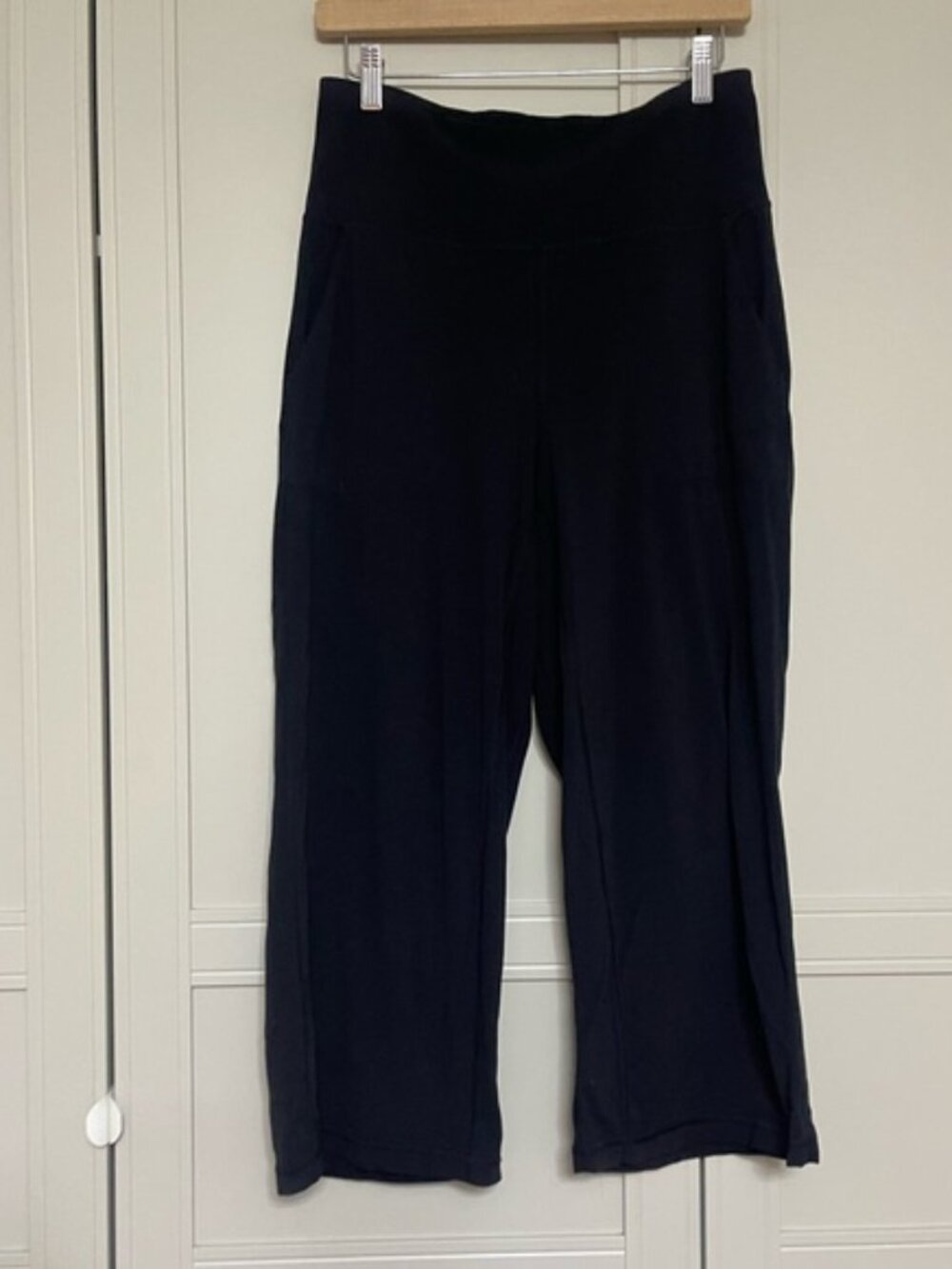 Lululemon Align Wide Leg Crop in Black
